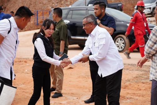 Jefridin Dampingi Li Claudia Tinjau Kawasan Pemukinan Tanjun Banon