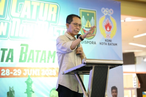 Turnamen Catur Divisi Utama dan Non Master, Amsakar Vs Ketua Percasi Batam