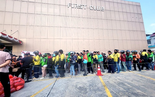 Peringati HUT RI, First Club Batam Bagikan 1.000 Paket Sembako untuk Masyarakat