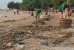 Indahnya Pantai Lagoi Sudah Tercemar dengan Limbah Minyak Hitam