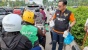 Indahnya Ramadhan, MBC Batam dan IJTI Kepri Berbagi Takjil Jelang Buka Puasa