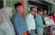 Pemkab Natuna menyerahkan Secara Simbolis Bantuan Bagi Pelaku Usaha Mikro