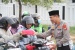 Berkah Ramadhan, Dit Lantas Polda Kepri Bagikan Takjil kepada Pengendara